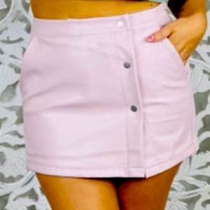 ⭐️ NWT -Entro - Pale Pink Faux Leather Skort - Womans size small
